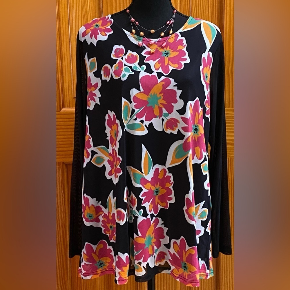 NWT Southern Stitch Vibrant Floral Blouse with Pink & Orange Accents Size Large